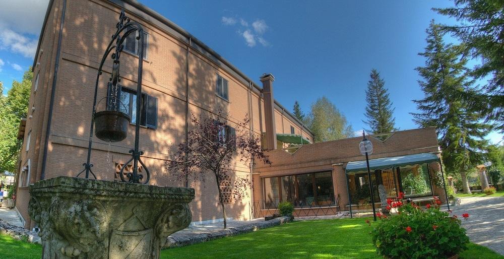 Lh Albergo Il Picchio Pescasseroli Exteriér fotografie