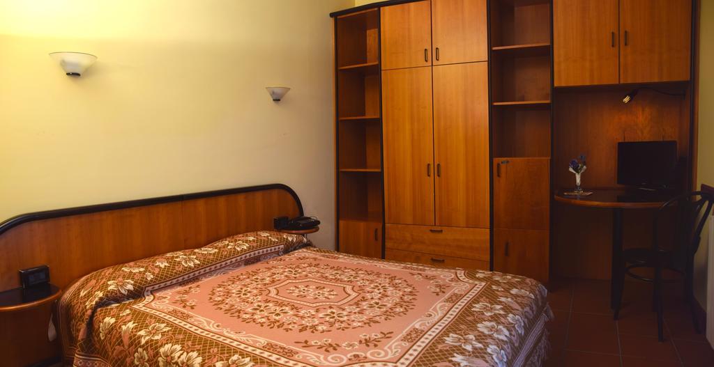 Lh Albergo Il Picchio Pescasseroli Pokoj fotografie