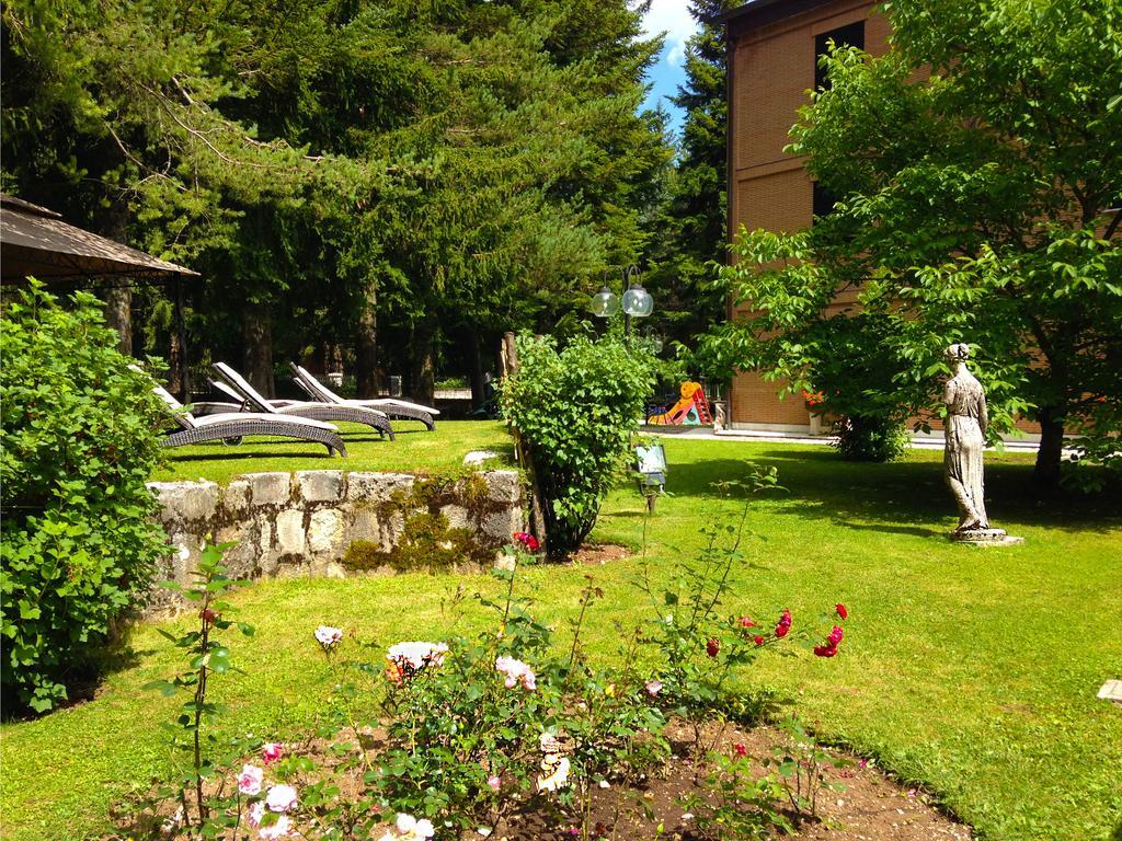 Lh Albergo Il Picchio Pescasseroli Exteriér fotografie