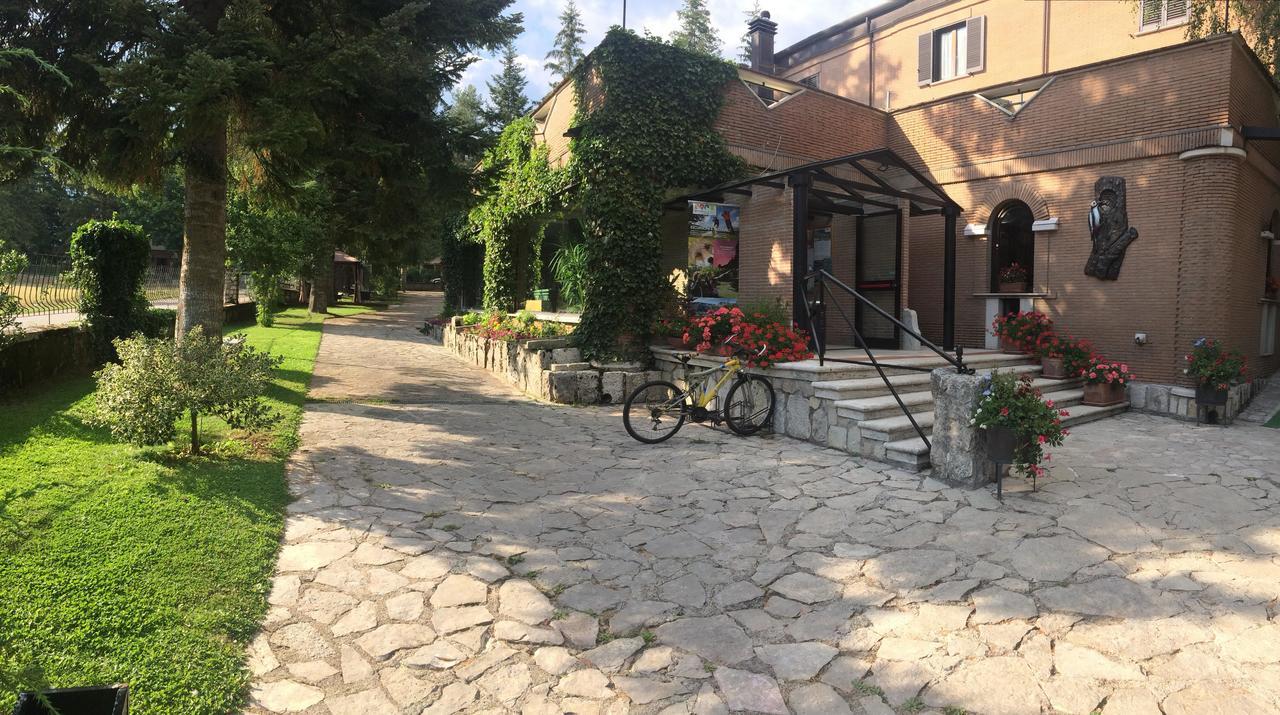 Lh Albergo Il Picchio Pescasseroli Exteriér fotografie